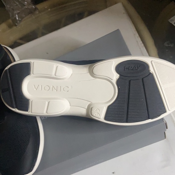 Vionic leyo sneaker - Picture 7 of 13